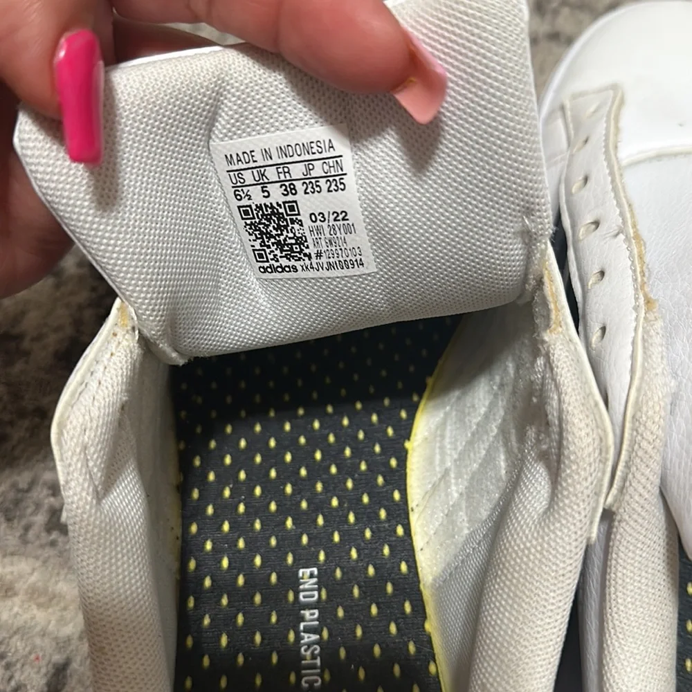 Shoes - Picture 2 of 5